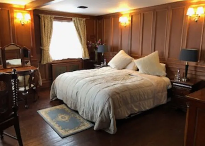 The George Hotel