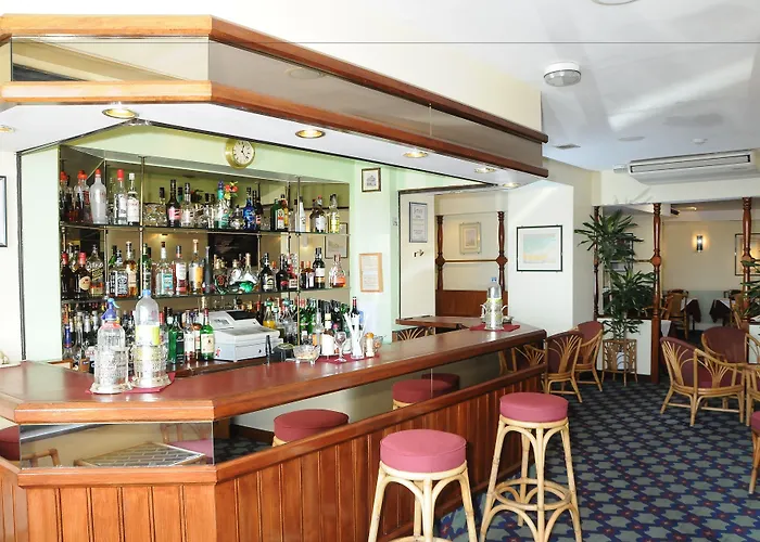 Dolphin Hotel