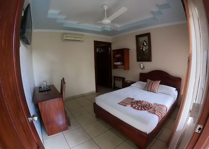 Hotel SueñoReal RioCeleste