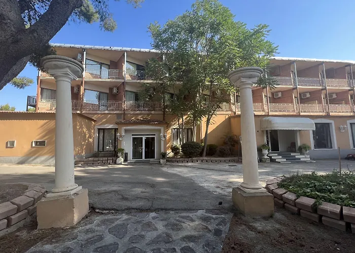 Hotel El Cisne - Parking Exterior Gratuito