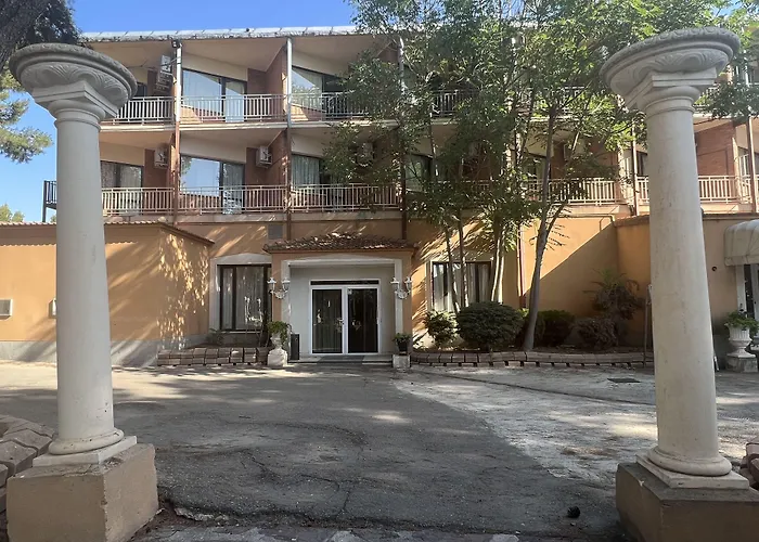 Hotel El Cisne - Parking Exterior Gratuito