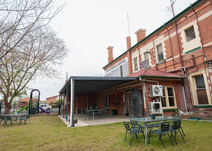 Riverina Hotel