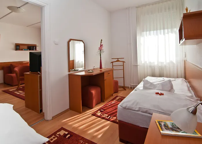Napfeny Hotel
