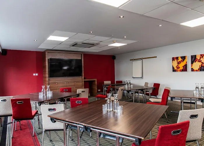 Holiday Inn Express Glasgow Airport By Ihg