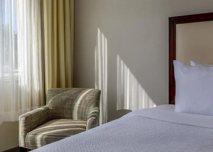 Holiday Inn & Suites Boston Peabody By Ihg