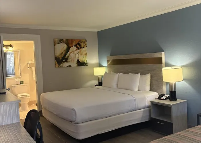 Surestay Innsuites Phoenix Hotel & Suites By Best Western