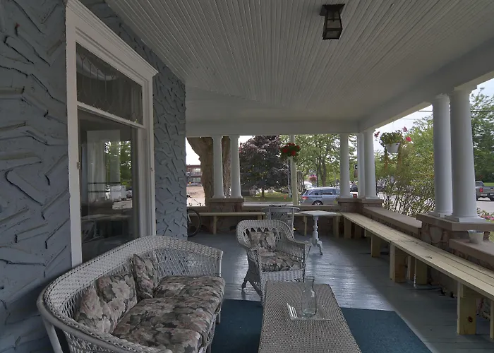 Charlevoix House Bed & Breakfast