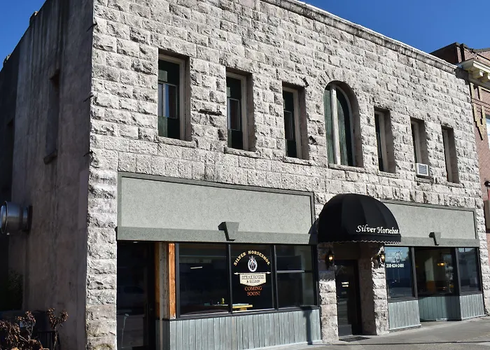 Silver Horseshoe Inn