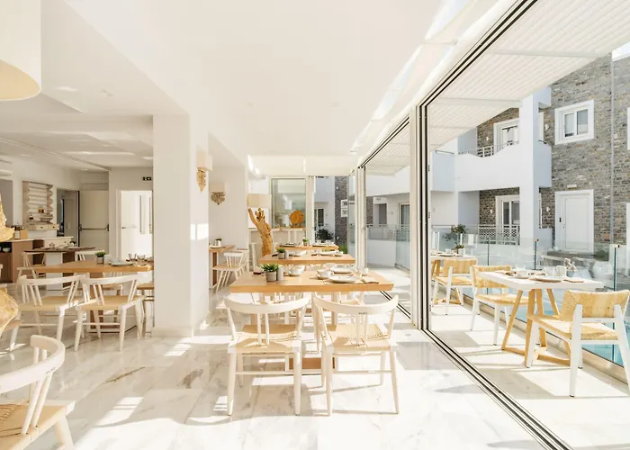 Cyano Hotel