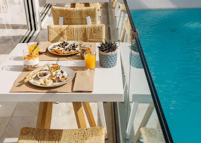 Cyano Hotel