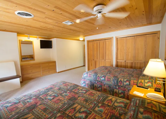 Sitzmark Sports Lodge Red River