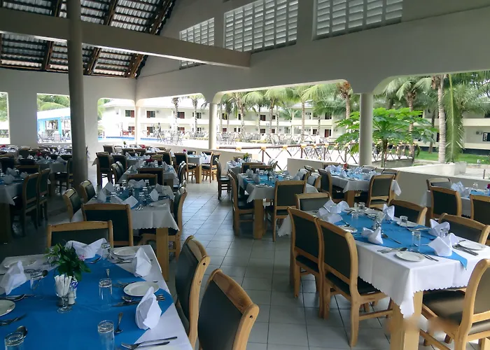 Oceanic Bay Hotel & Resort