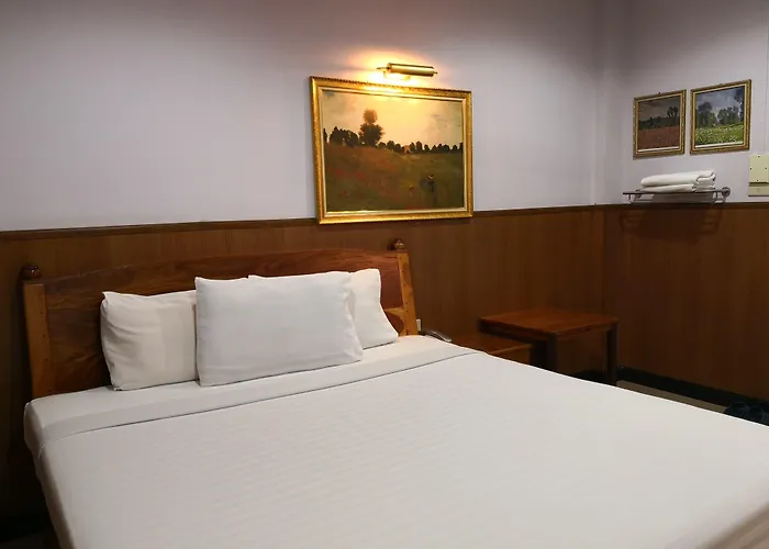 Phadaeng Hotel