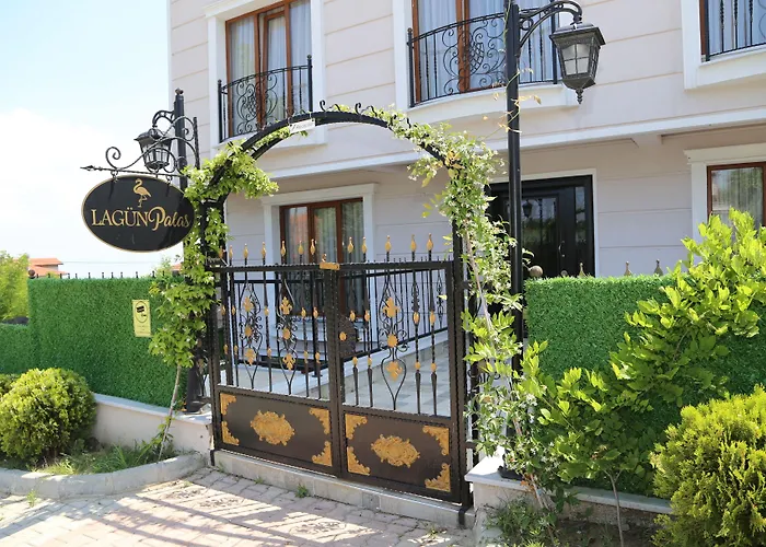 Lagun Palas