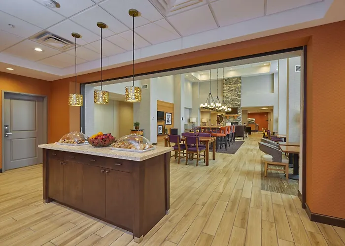 Hampton Inn & Suites Roseburg