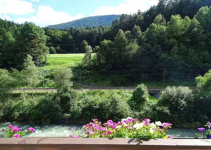 River Hotel Post