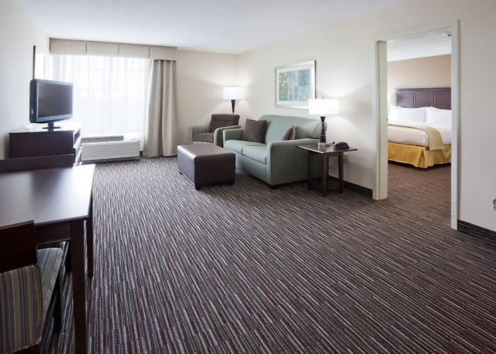 Holiday Inn Express & Suites Willmar By Ihg