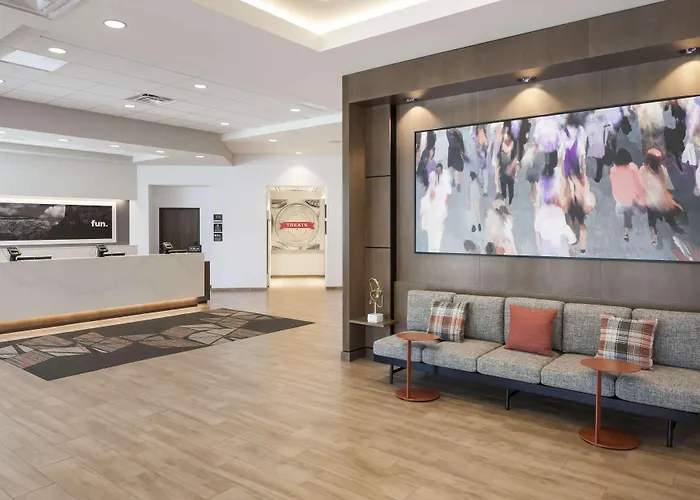 Hampton Inn & Suites Phoenix Downtown