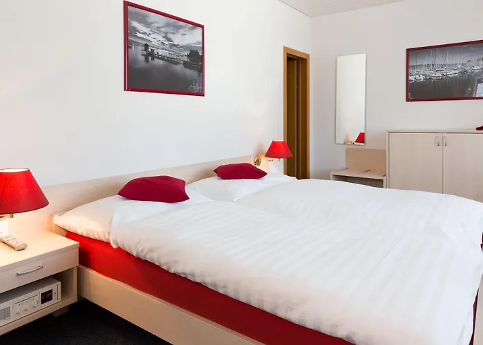 Hotel Du Port - Free Parking - Breakfast Included