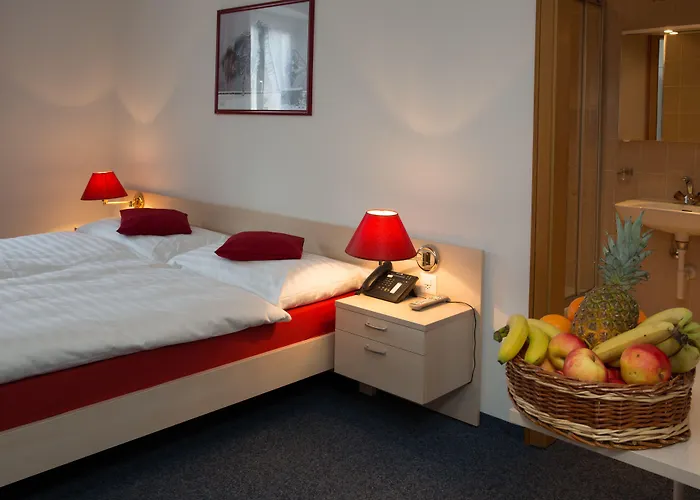 Hotel Du Port - Free Parking - Breakfast Included