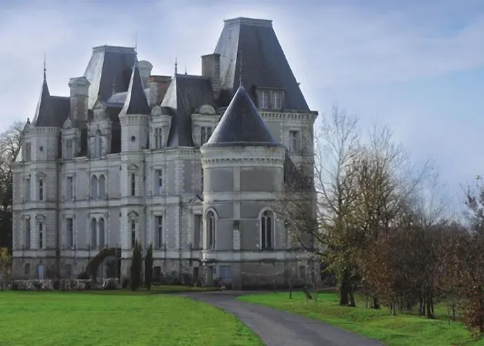 Château de la Tremblaye Le Puy-Saint-Bonnet