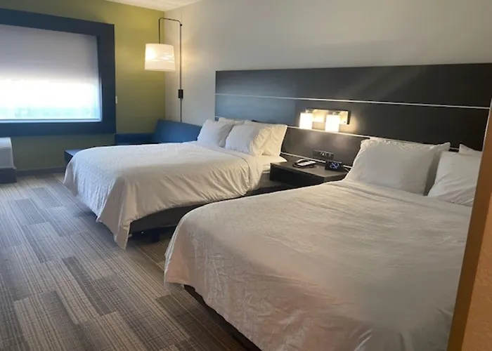 Holiday Inn Express & Suites Warrensburg North By Ihg