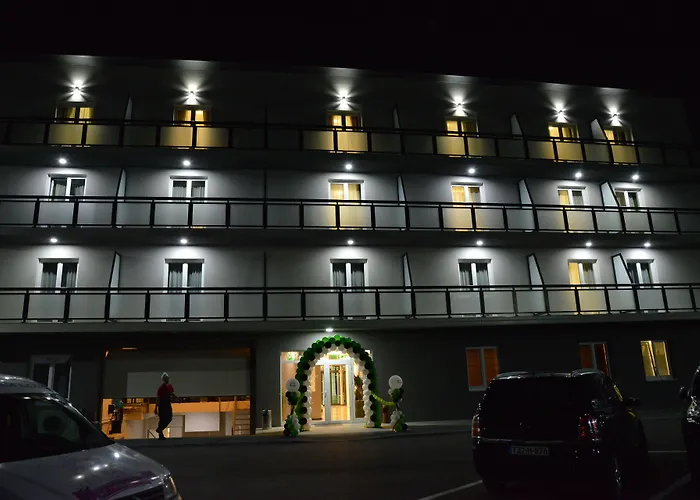 Hotel River