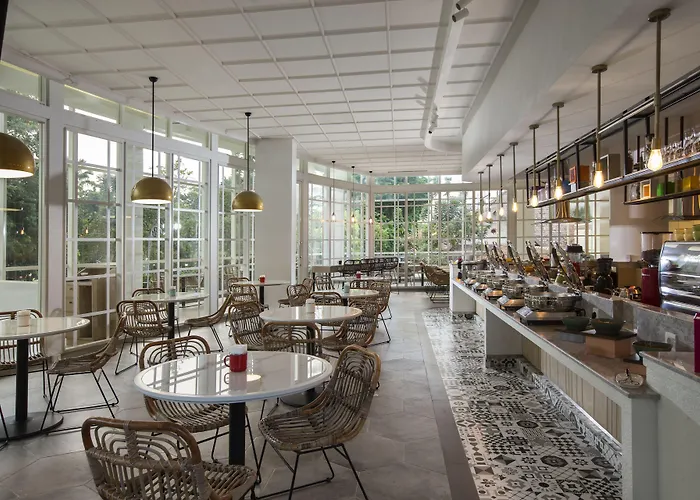 Kampi Hotel Tunjungan - Surabaya