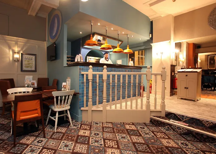 Half Moon, Sherborne By Marston'S Inns