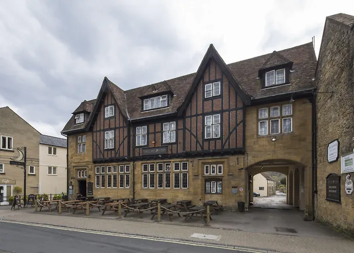 Half Moon, Sherborne By Marston'S Inns