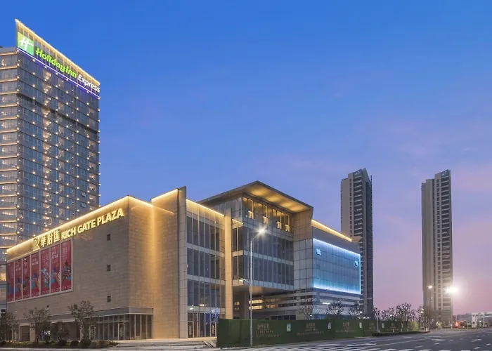 Holiday Inn Express Liyang Huafu By Ihg