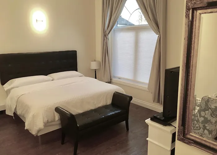 Grey Rose Suites