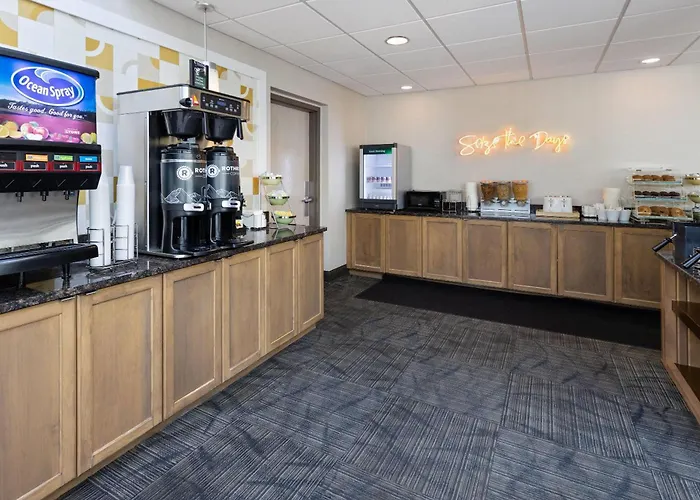 Days Inn By Wyndham Penn State