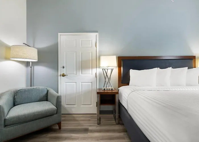 Wingate By Wyndham And Williamson Conference Center