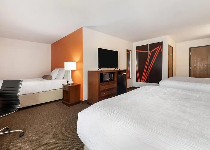 Howard Johnson By Wyndham Oacoma Hotel & Suites