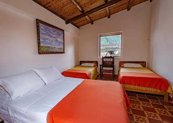 Hotel Kantarrana Urbana Jardin