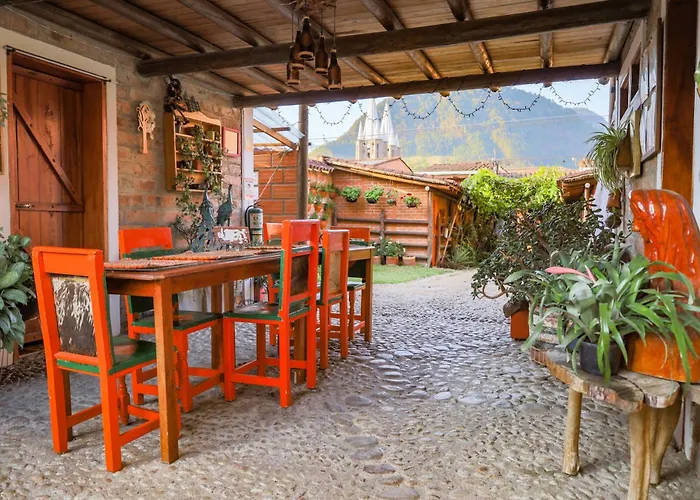 Hotel Kantarrana Urbana Jardin