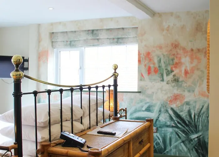 The Crescent Turner Hotel