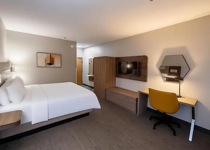 Holiday Inn Express & Suites Alliance By Ihg