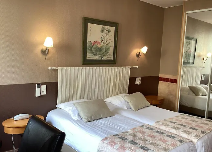 Logis Hotel Restaurant De La Paix