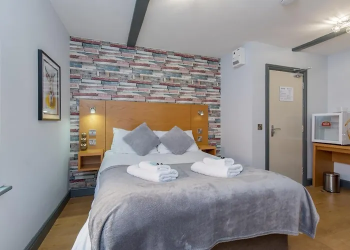 Twenty Hotel & Bar