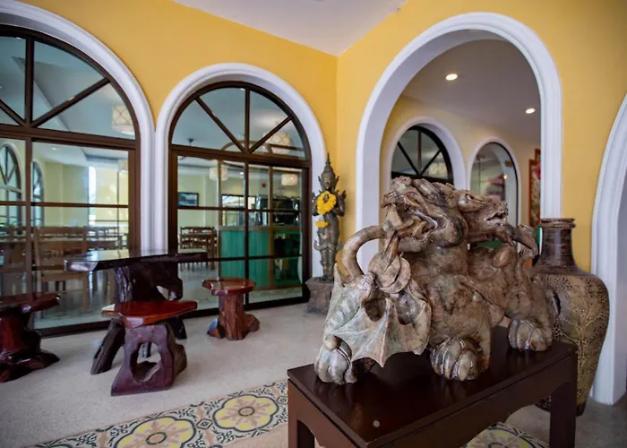 Royal Pineapple Hotel L A Welcome To Wealth And Good Fortune