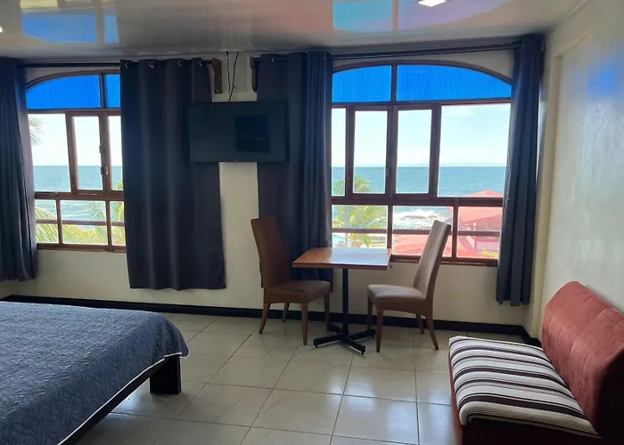 Hotel La Cueva Limon
