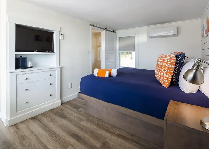Breakwater Hotel