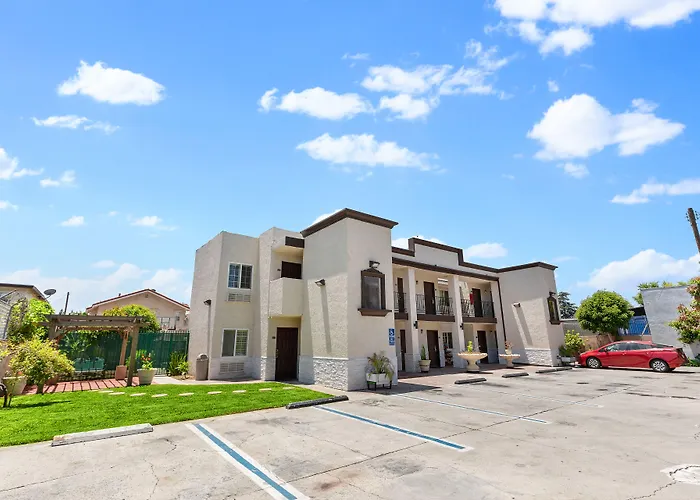 Le Blanc Inn & Suites