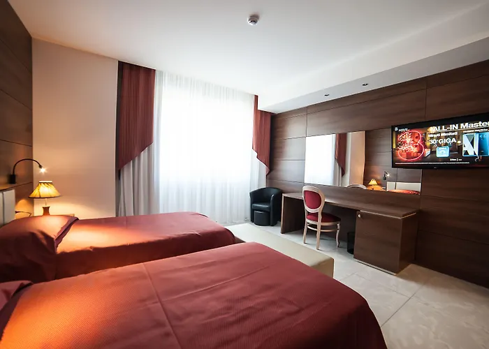 Family Center Hotel