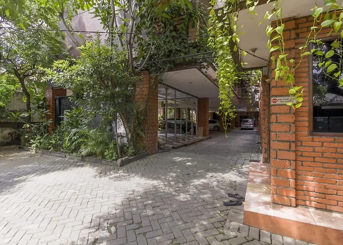 Reddoorz Plus At Ampera Raya Jakarta