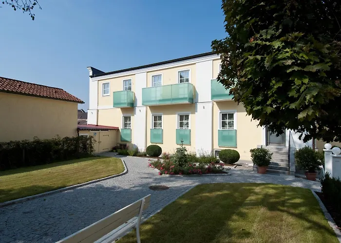 Hotel Biedermeier Hof