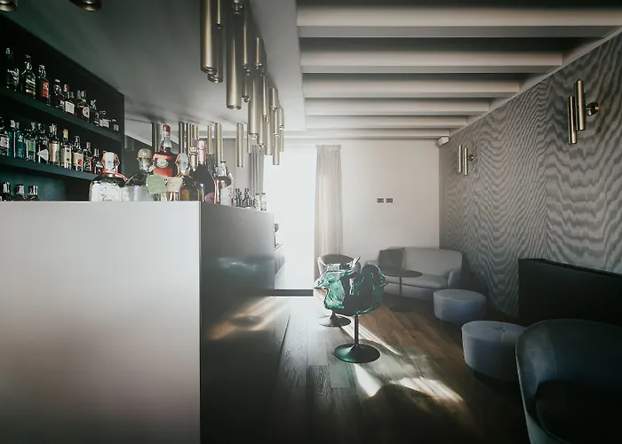 Baca Suites, Restaurant & Bar