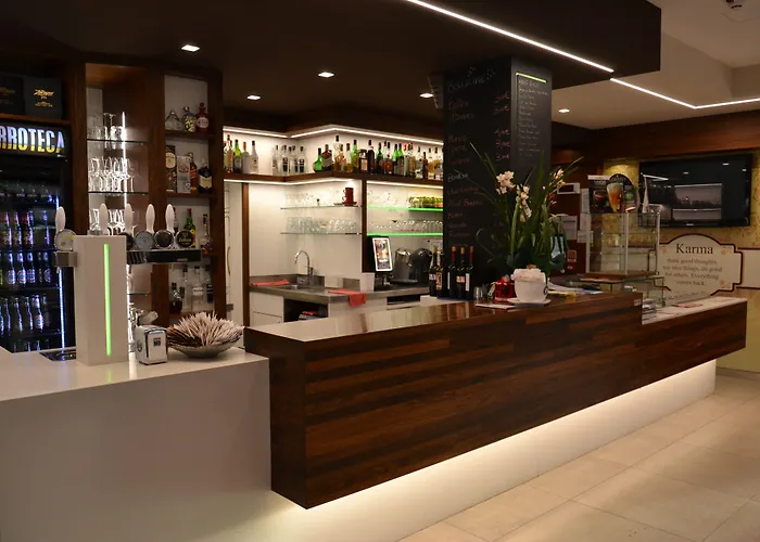 Hotel Shangri-La